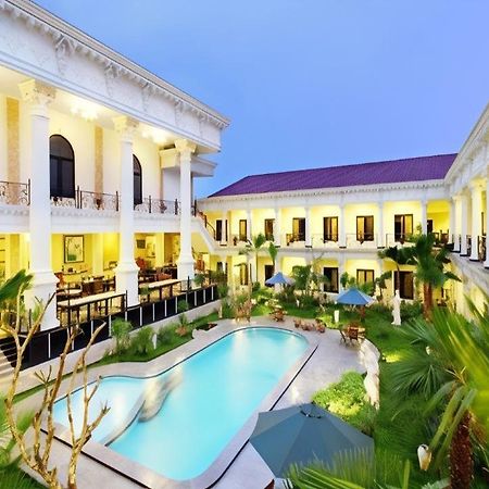 The Grand Palace Hotel Yogyakarta Kültér fotó