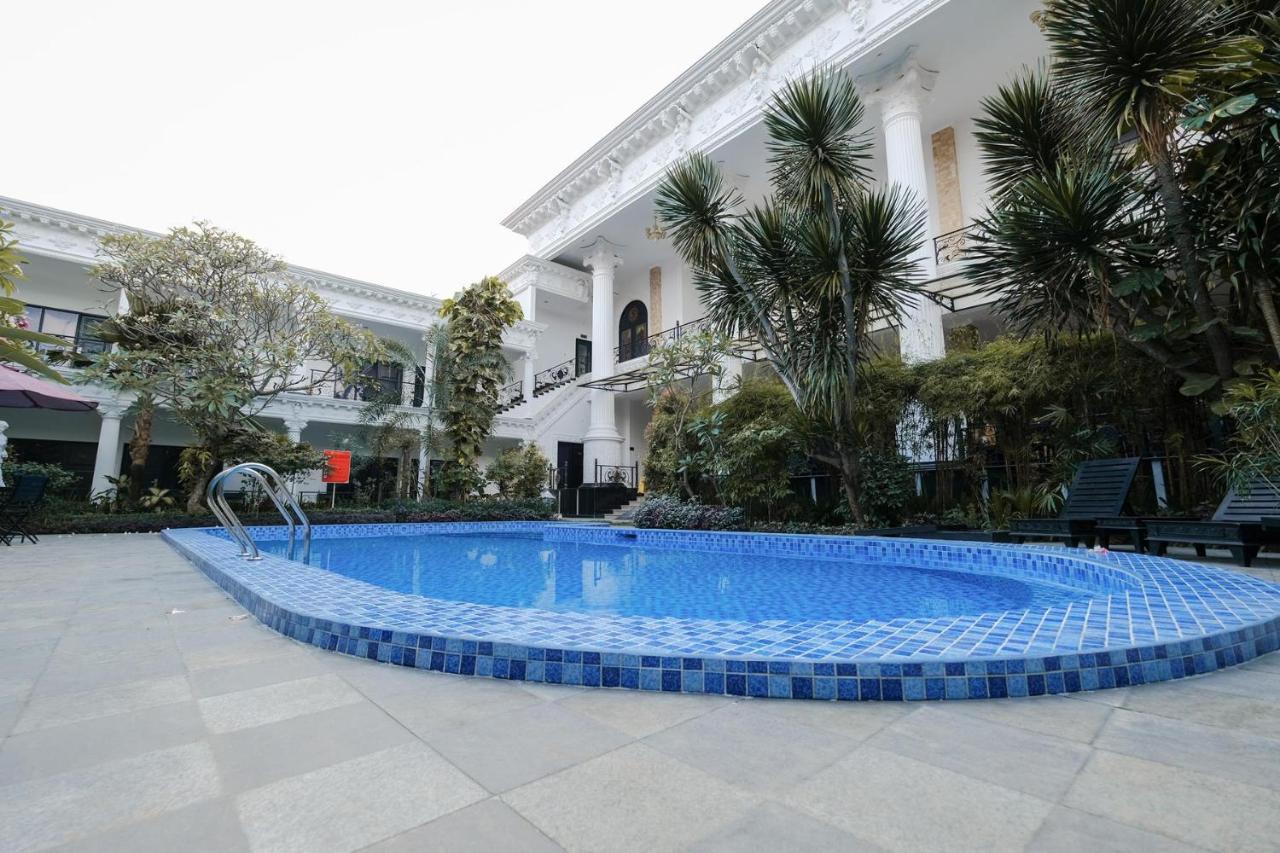 The Grand Palace Hotel Yogyakarta Kültér fotó