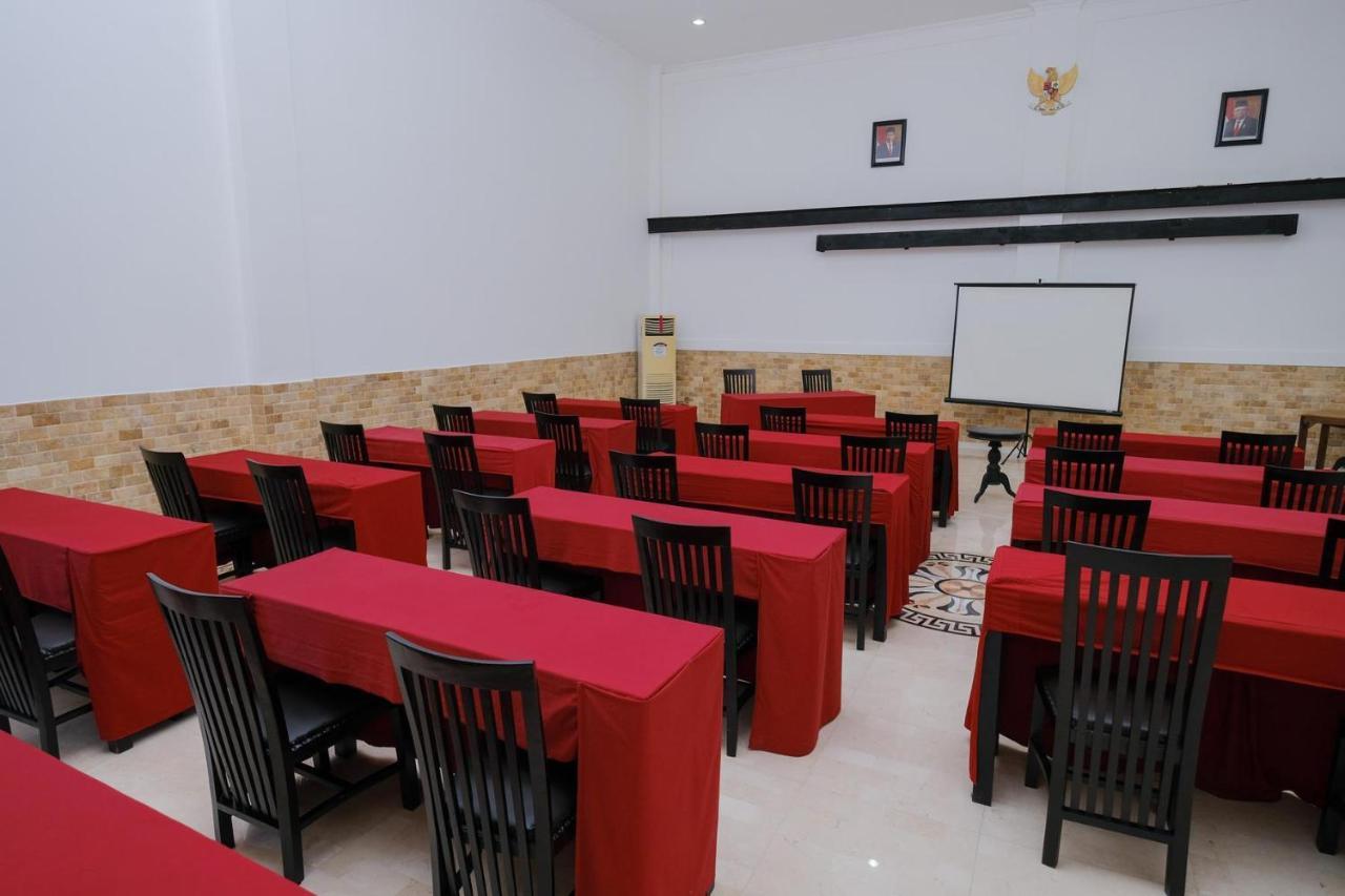The Grand Palace Hotel Yogyakarta Kültér fotó