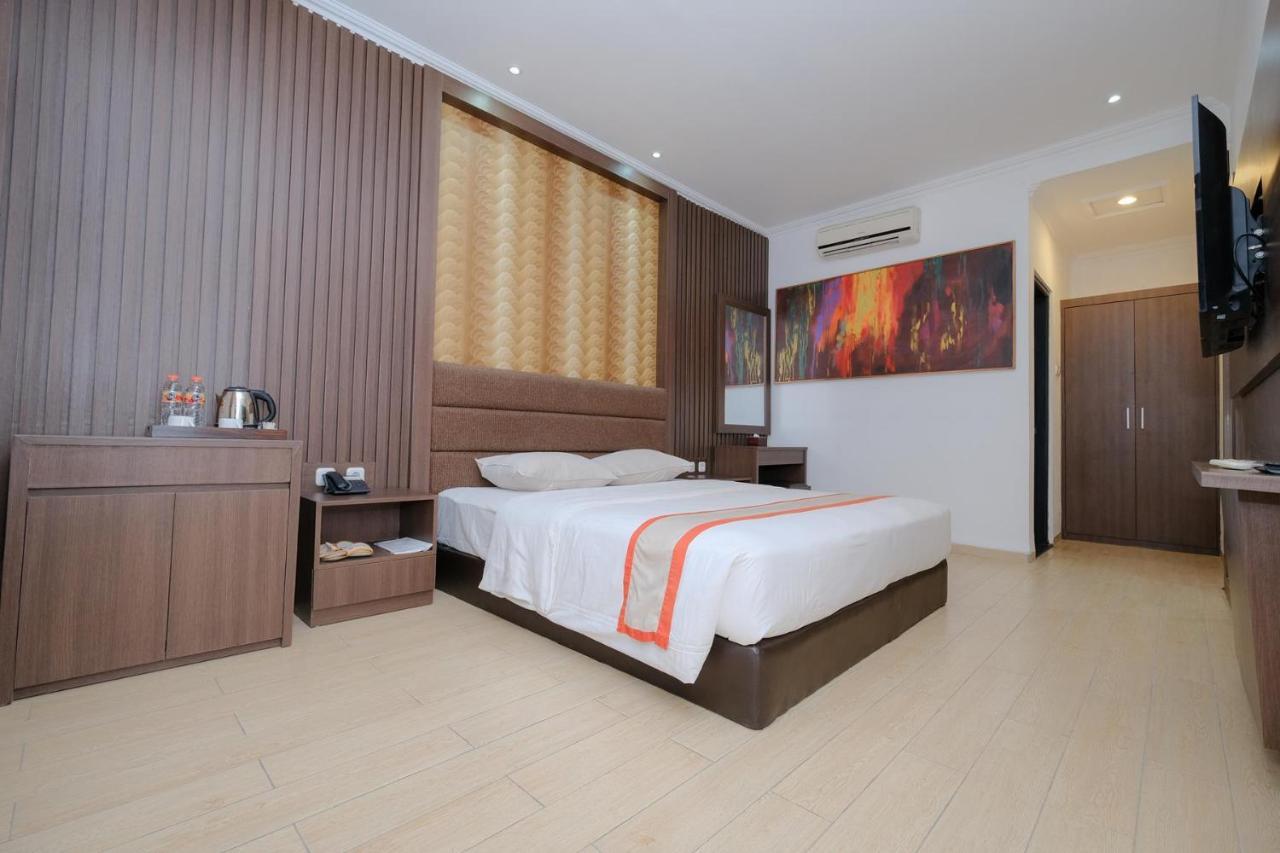 The Grand Palace Hotel Yogyakarta Kültér fotó