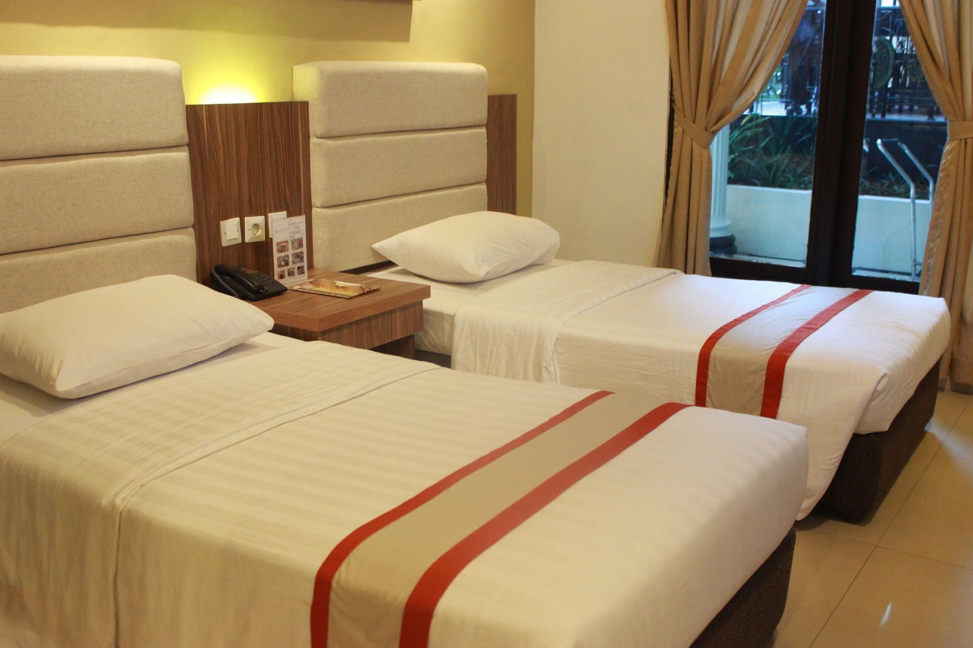 The Grand Palace Hotel Yogyakarta Kültér fotó