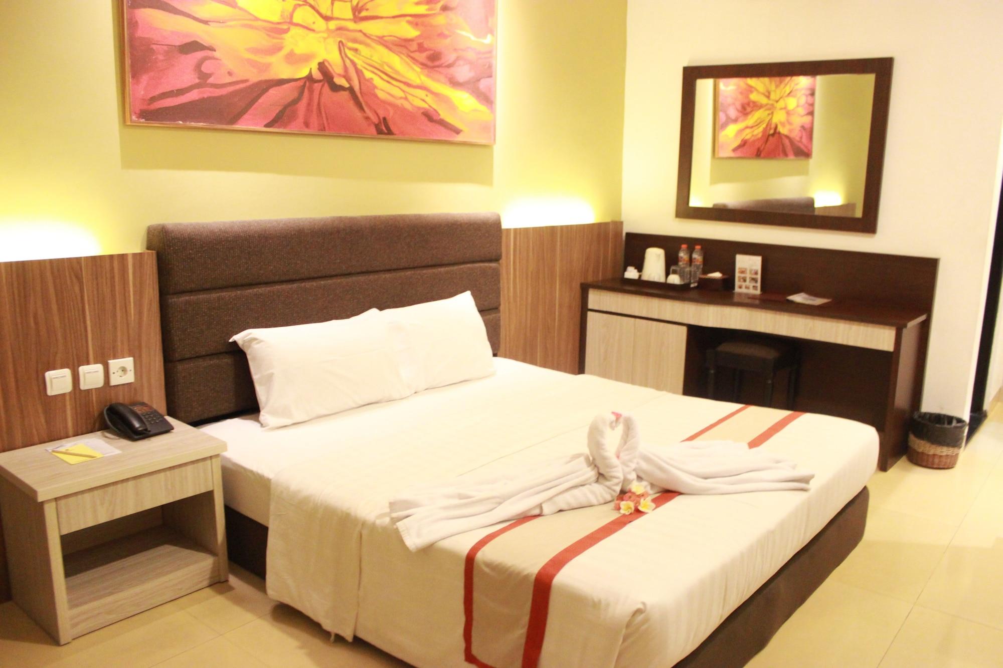 The Grand Palace Hotel Yogyakarta Kültér fotó