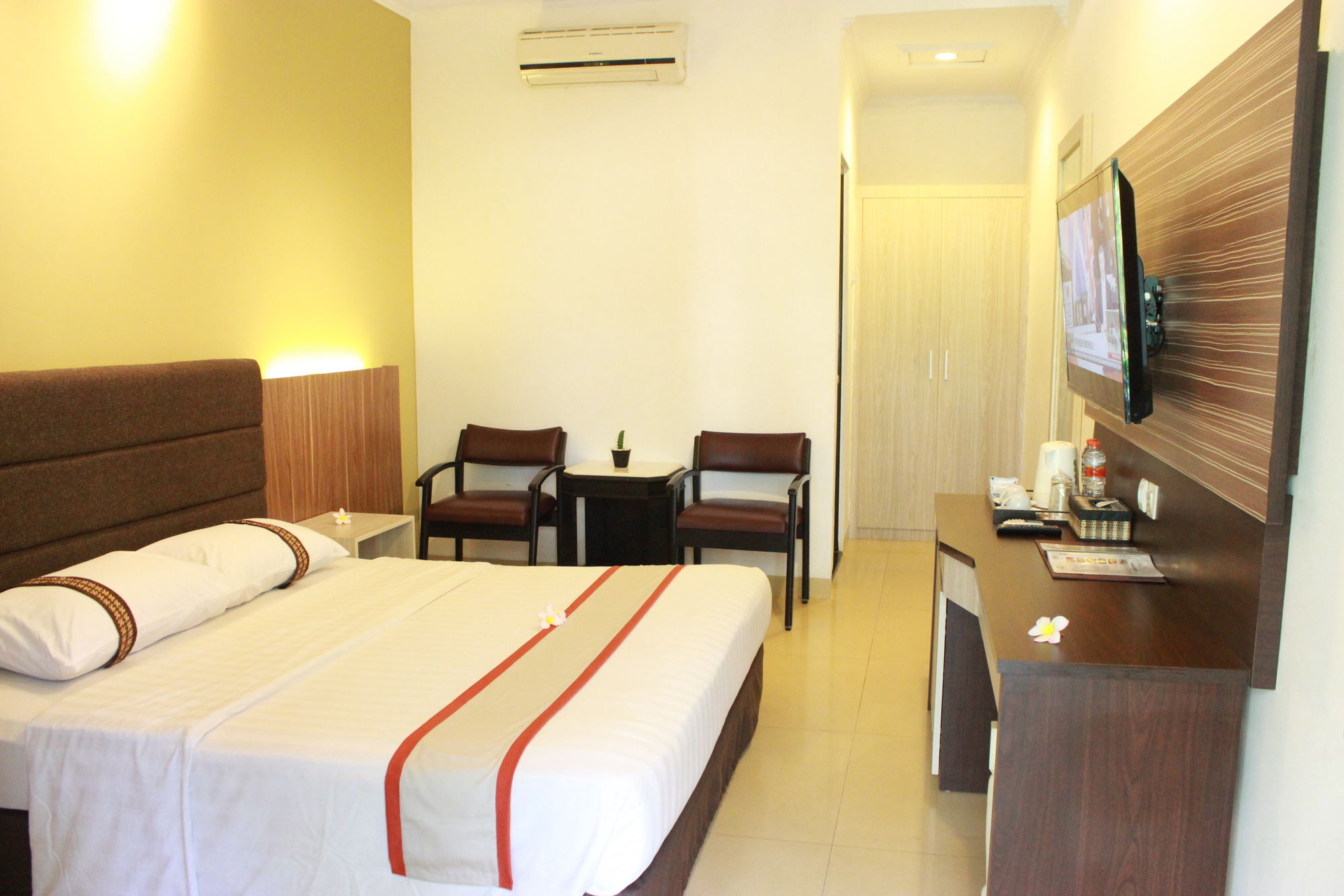 The Grand Palace Hotel Yogyakarta Kültér fotó
